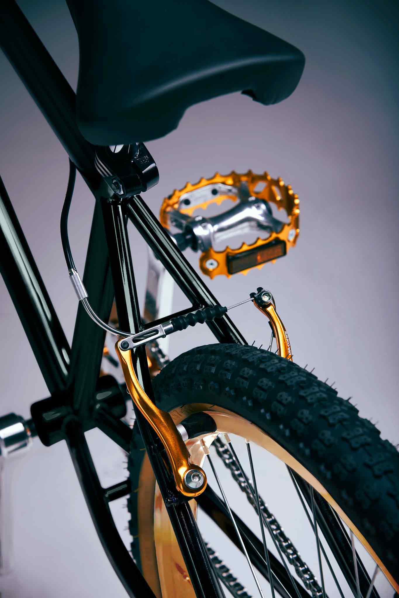 Black best sale gold bmx